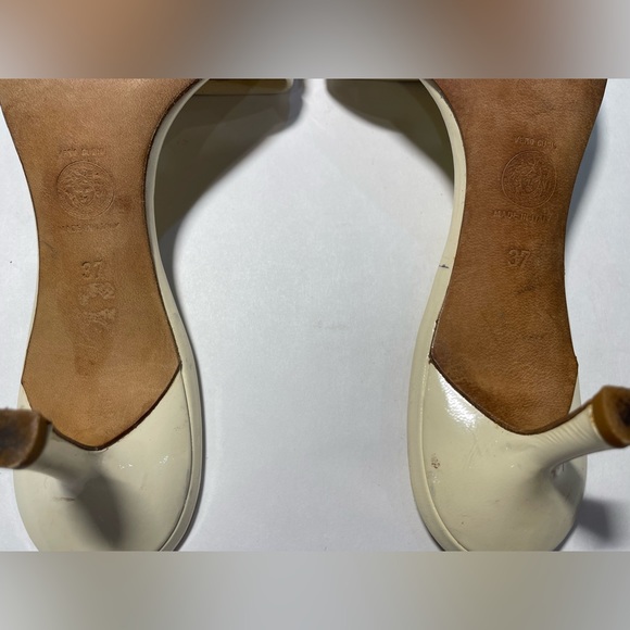 Versace Cream Patent Heeled Sandals 37 - Picture 5 of 5